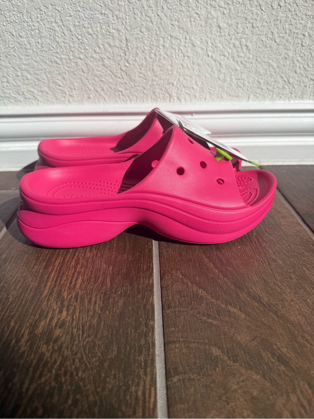 Crocs Bae slides in Dragon Fruit, women’s Sz 6